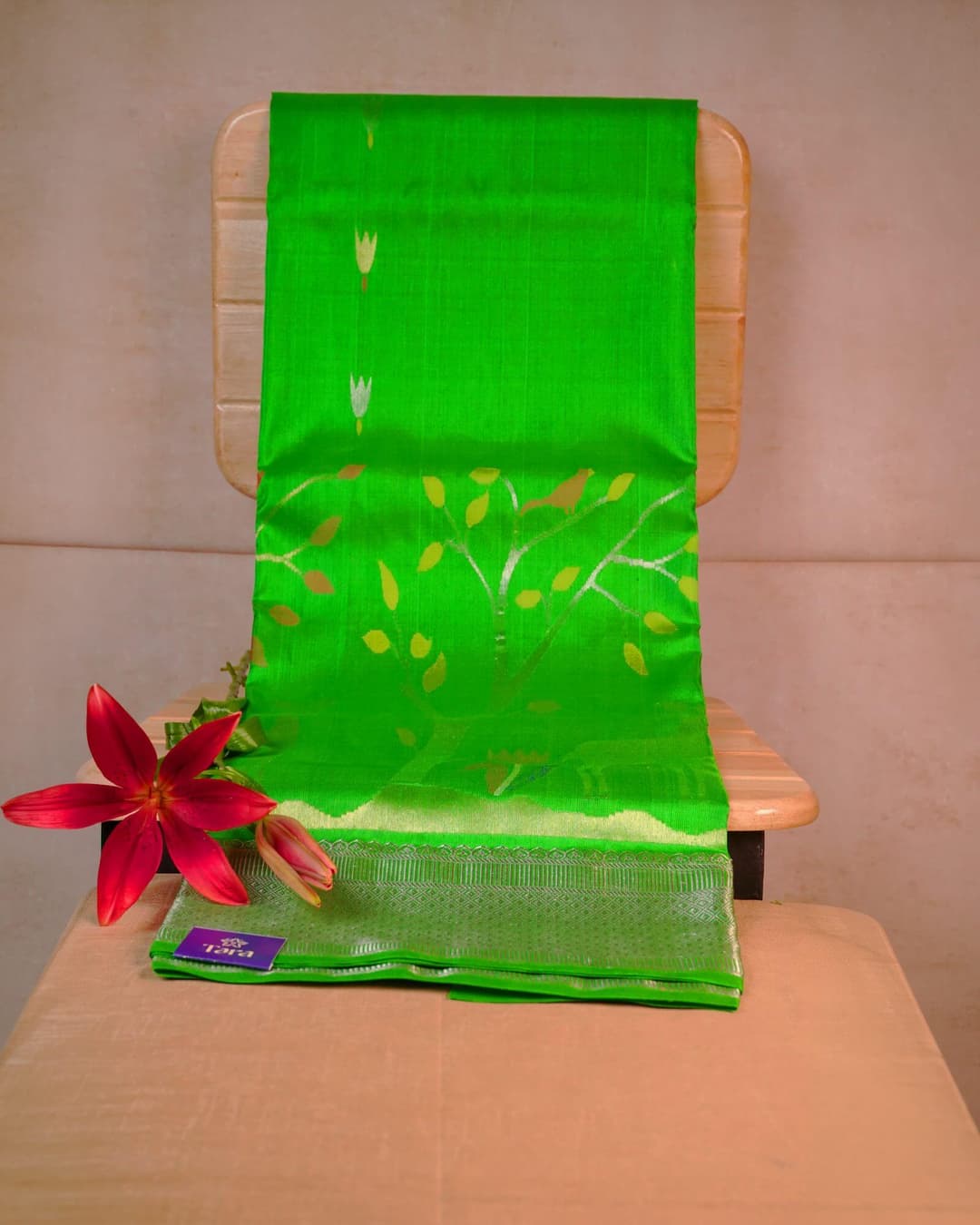 Venkatagiri Pattu Saree – Parrot Green with Zari Pallu